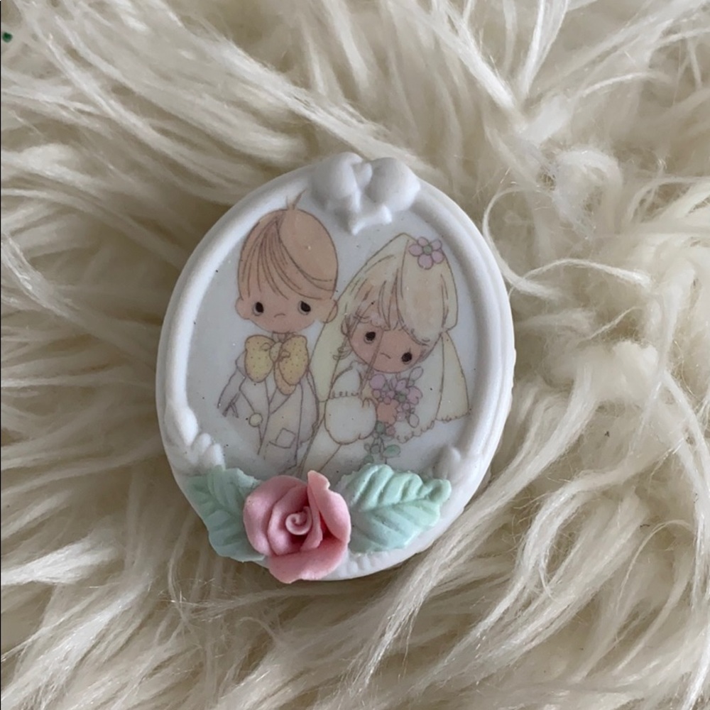 1993 precious moments ring keeper